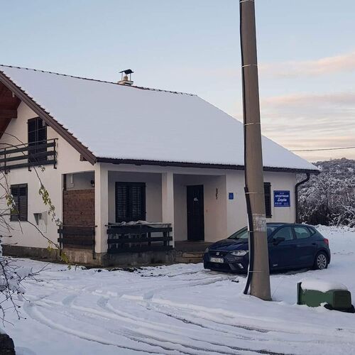 Apartmanok Családok Részére Medencével Lovinac, Velebit - 21748 Lovinac