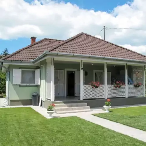 Egri Apartmanház Balatonfenyve 001 kép