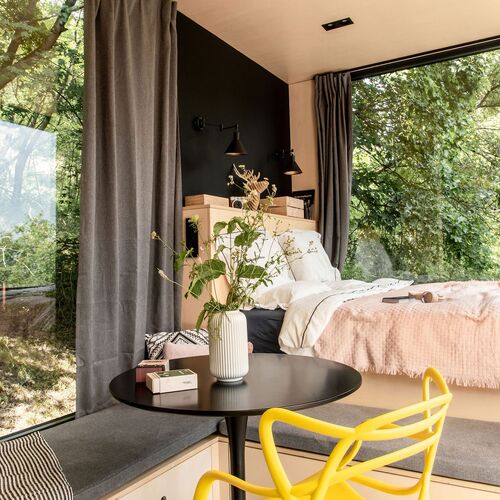 &Aacute;gy &eacute;s belső t&eacute;r a tinyban