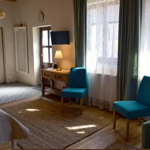 Érintés Bodnár Bor- és Vendègház Tállya 002 kép