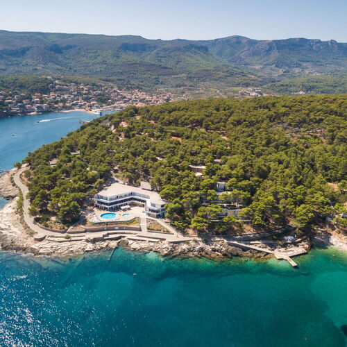 Resort Fontana Jelsa Hvar ★★ 2