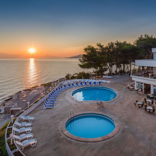 Resort Fontana Jelsa Hvar ★★ 4
