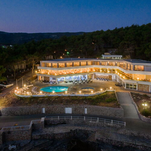 Resort Fontana Bayside Park Jelsa Hvar ★★★★ 4