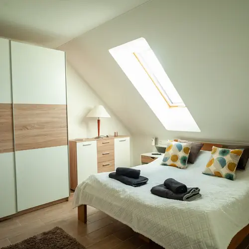 H&aacute;l&oacute;szoba 1
