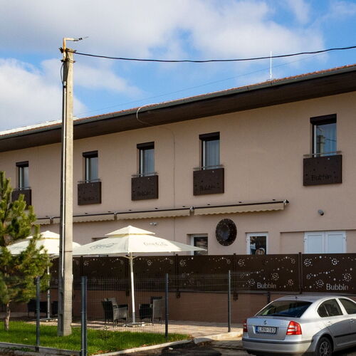 Hotel nyugati oldal