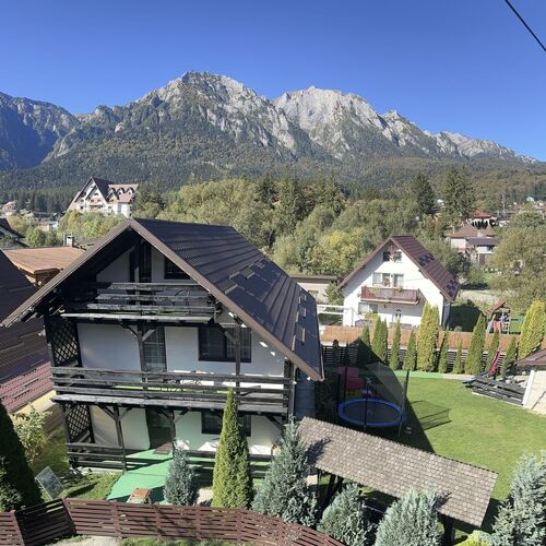 Vedere catre munte! Crucea Caraiman!