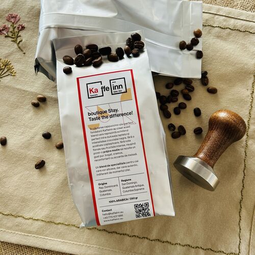 Blendul nostru de cafea de specialitate care se poate servi la locatie sau lua acasa pt a imparti bucuria cu altii :)