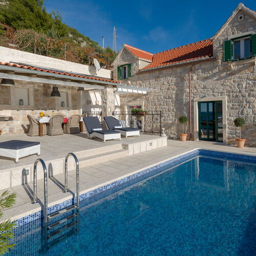 Villa Lipa Dora Bol  2