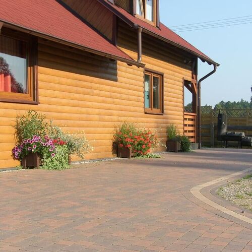 Widok domku z zewnątrz