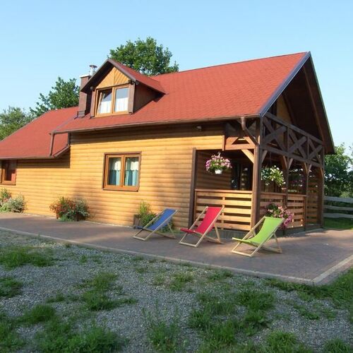 Widok domku z zewnątrz