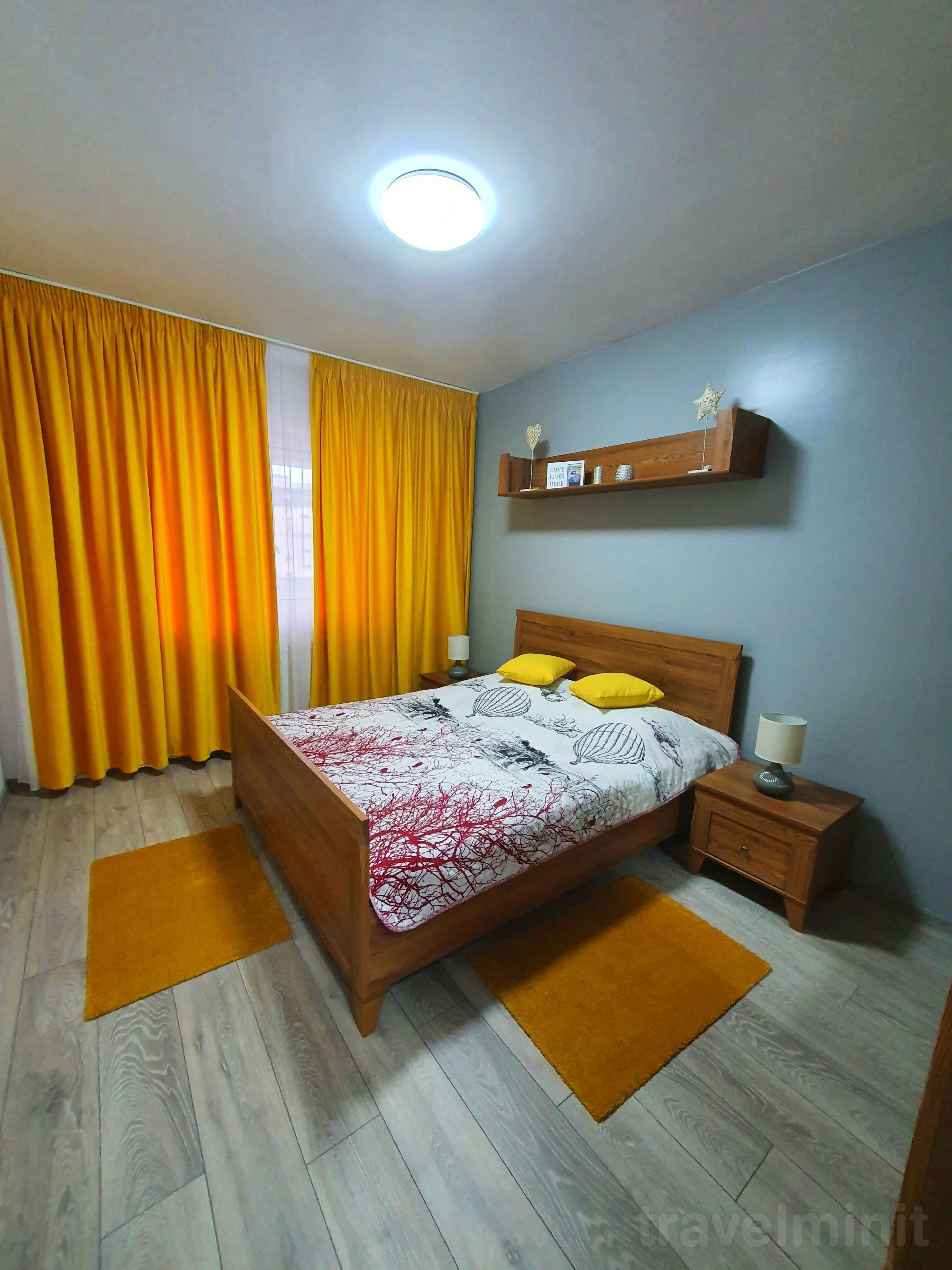 Yellow House Berceni București