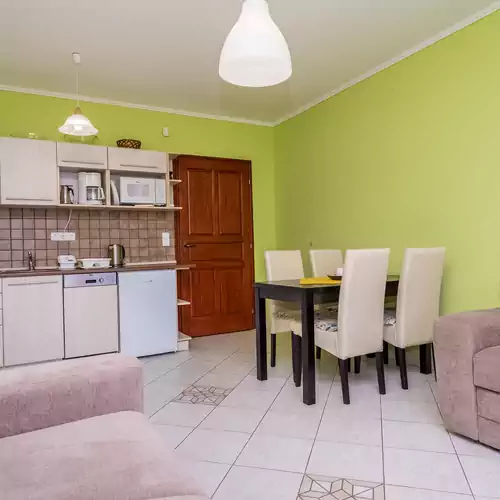 Lelle-Lídó Zsuzsanna Apartman Balatonlelle 004 kép