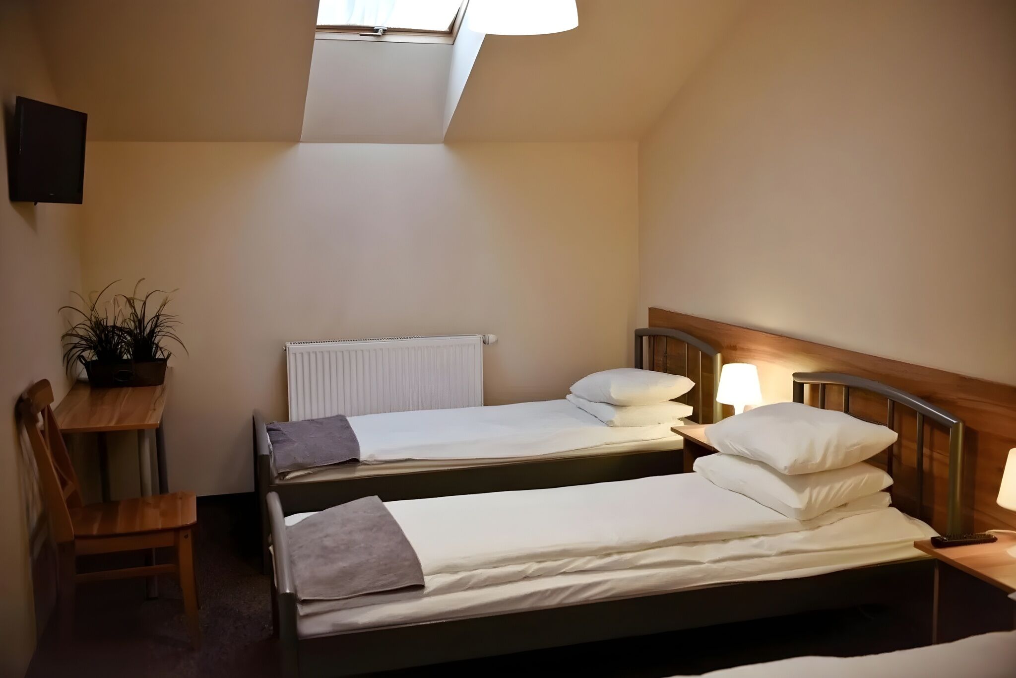 KOLUMNY 217- tanie noclegi pracownicze Łódź