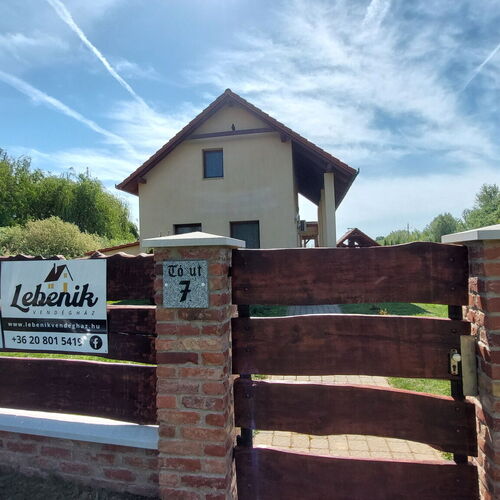 Vendégház utcafrontt