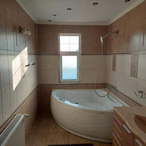 Baie apartament etaj 1