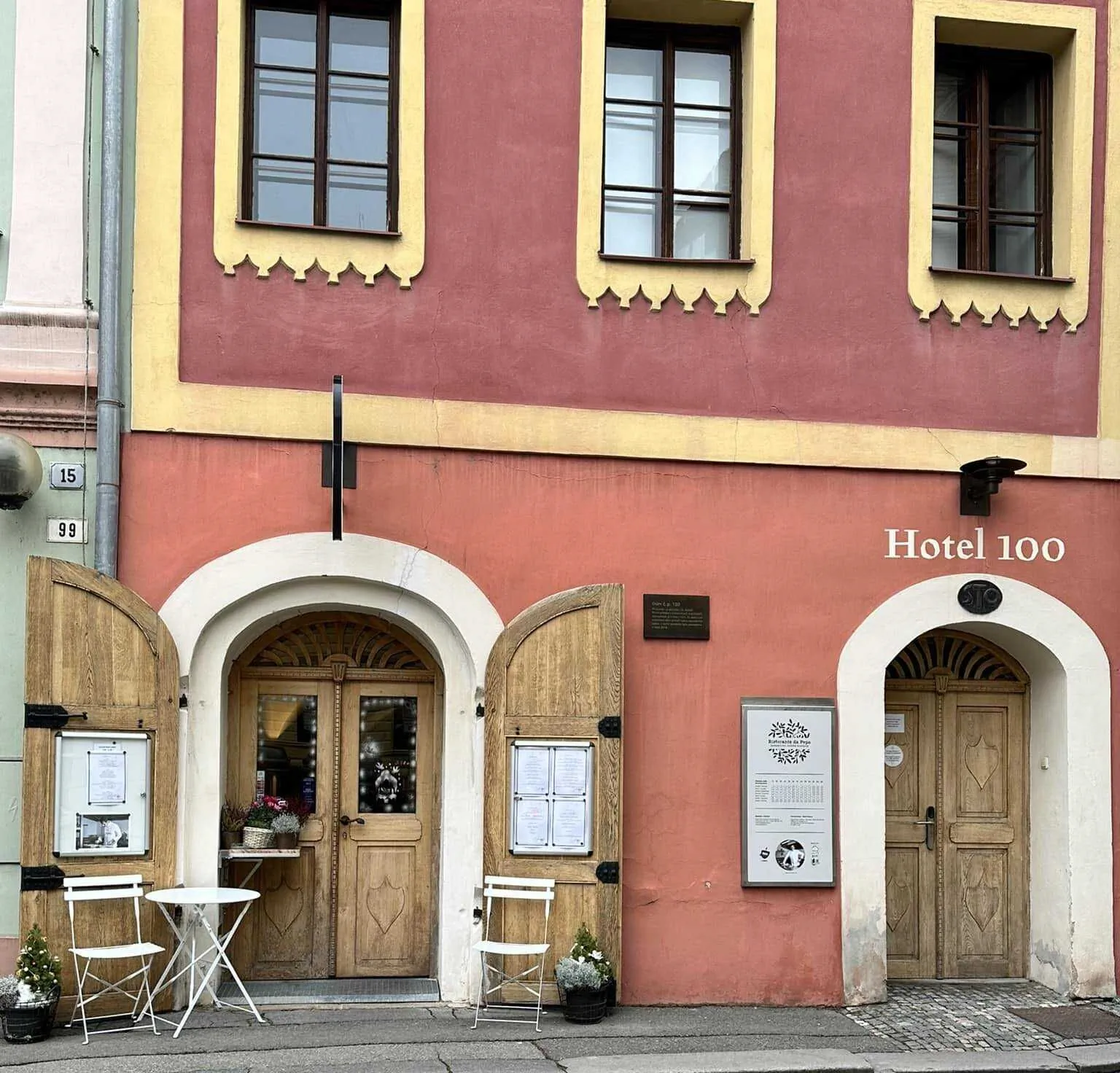 Hotel 100 Pardubice