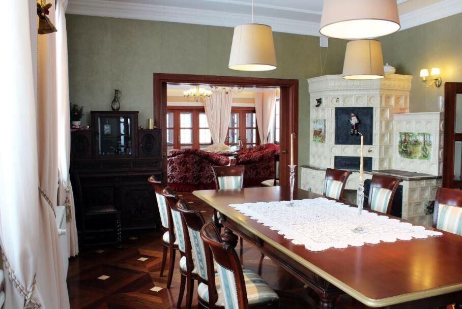  Dwór Pod Różami Wrocław