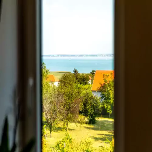 MaVi Balaton Apartman Csopak 015 kép