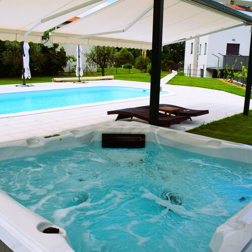 Apartment Nika Njivice ★ 2