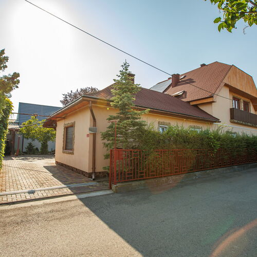 Zsuzsi Apartman Balatonboglár ★★★ 4