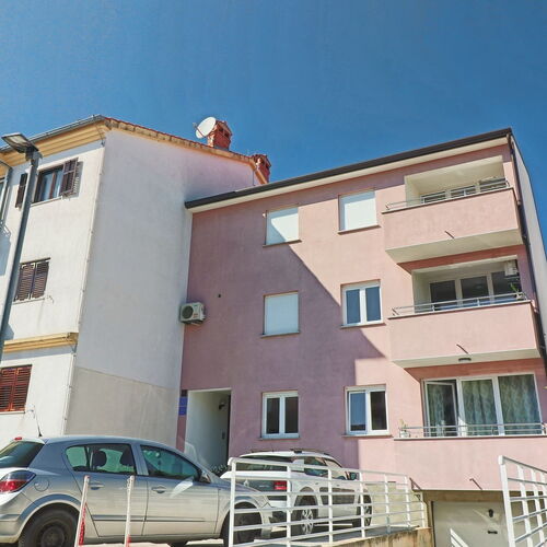 Apartments And Room Esma Rovinj ★ 3