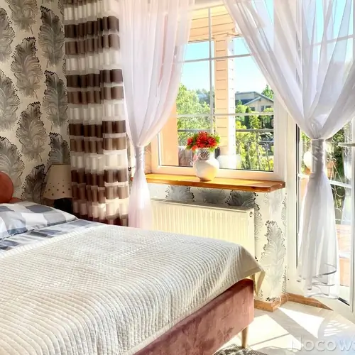 Duży pok&oacute;j 2 osobowy ze słonecznym tarasem,łazienką,dostępem do kuchni.