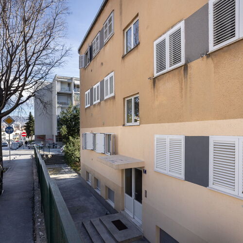Apartman May Split ★ 4