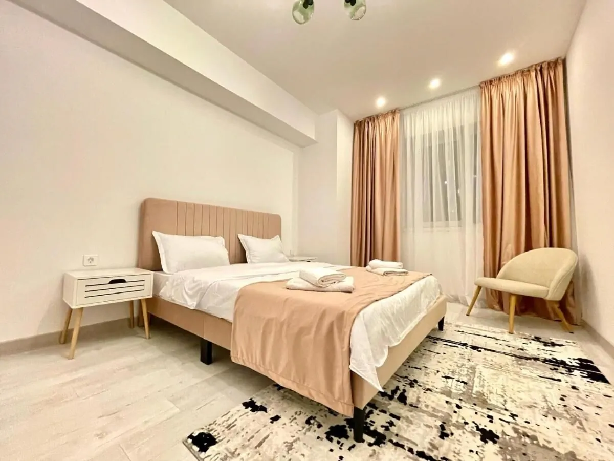 YamaLuxe Apartments - Pink & Gold With Many Facilities București
