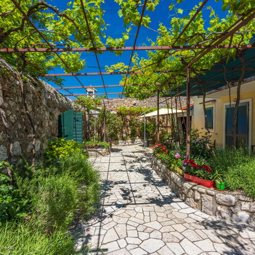 Holiday Home Manas Grižane  3