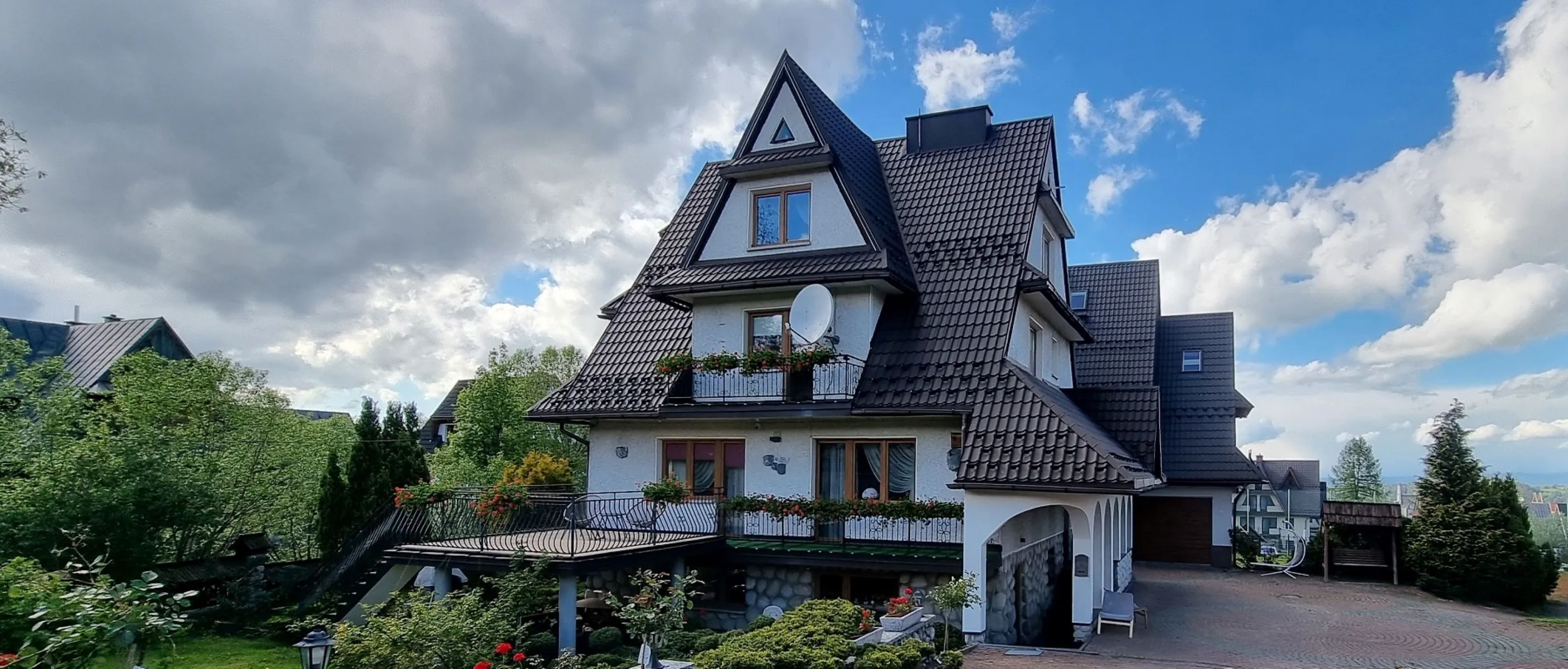 Willa Cyrlanka z widokiem na tatry Zakopane