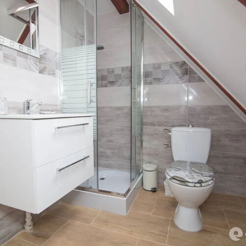 łazienka mieszkanie 6 osobowe