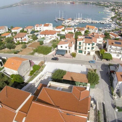 Apartments Vivid Colors Okrug Gornji ★ 2