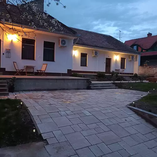 Gesztenye Apartmanház Pécs ***