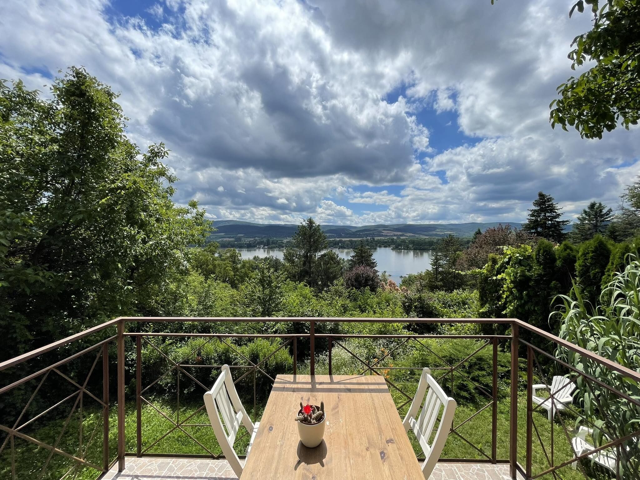Repülőhal Apartmanház Zebegény