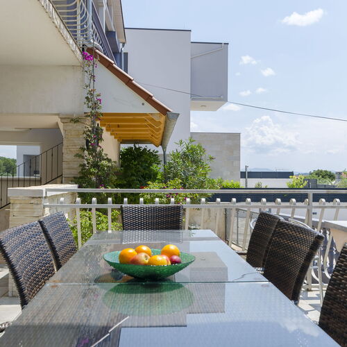 Apartment Blumen Garten Familie Tribunj  2