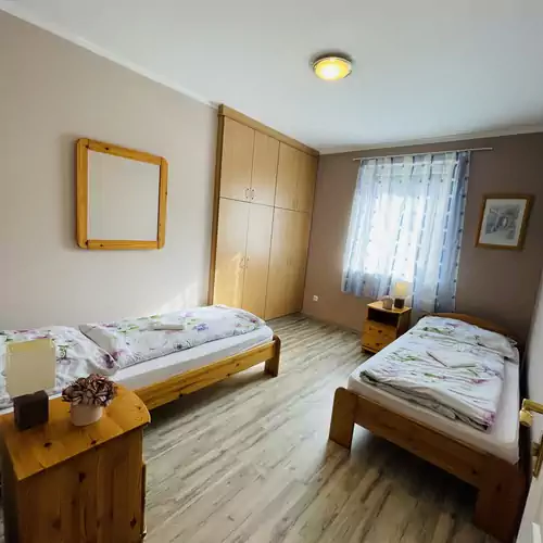 Dunai Panorámás Apartman Dunaszentmiklóson 003 kép