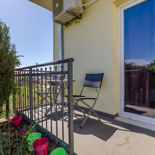 Apartment Rea Kastel Stari  2