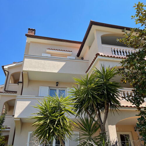 Apartments Anamarija S Lopar  4