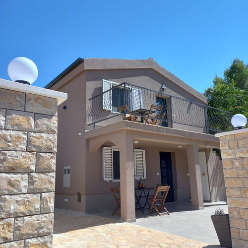 Apartments Hvaranin Stari Grad  4