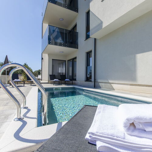 Apartments Villa V2 Vir  3