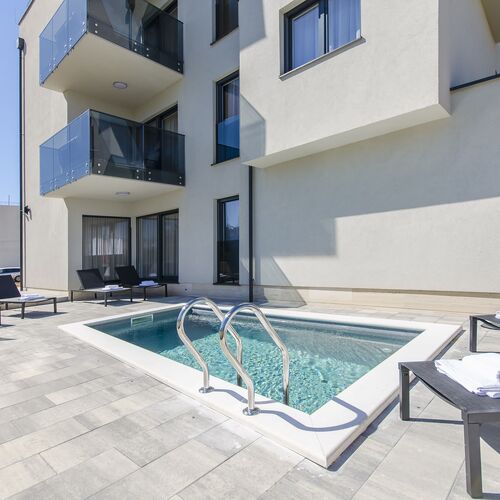 Apartments Villa V2 with rooftop Vir