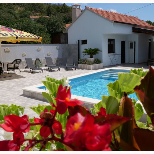House Luketini dvori Marina  3