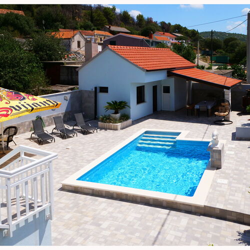 House Luketini dvori Marina  2