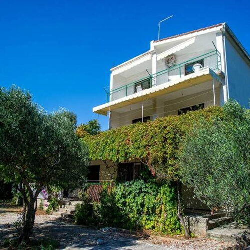 Apartments Branko Grebastica  3