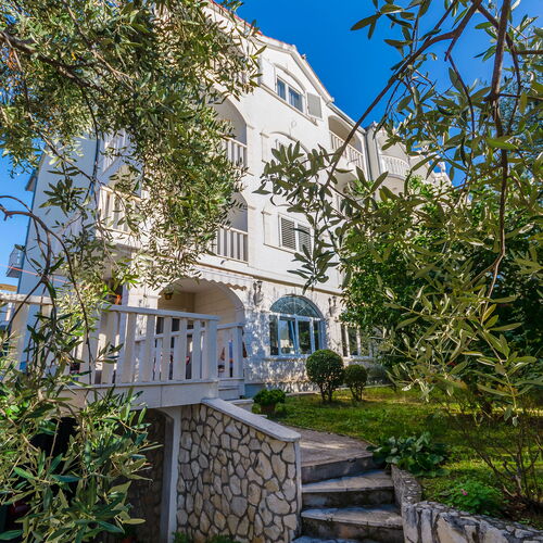 Apartments Jadran Okrug Gornji  2