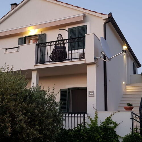 Apartments Salsa Supetar  2