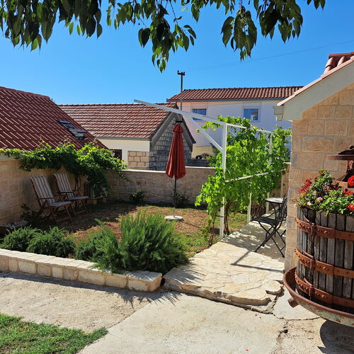 House Little Flower 2 Okrug Gornji  4