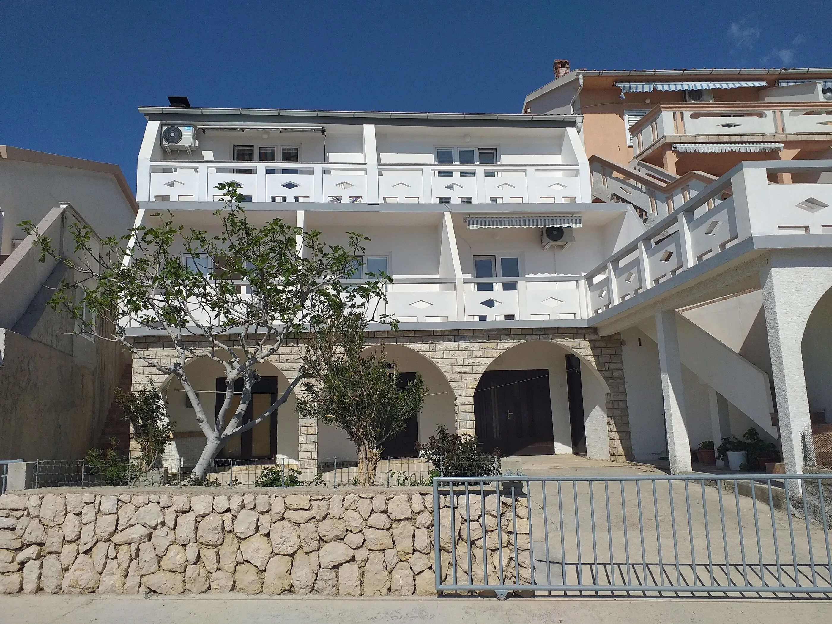 Apartment Moonstone Metajna
