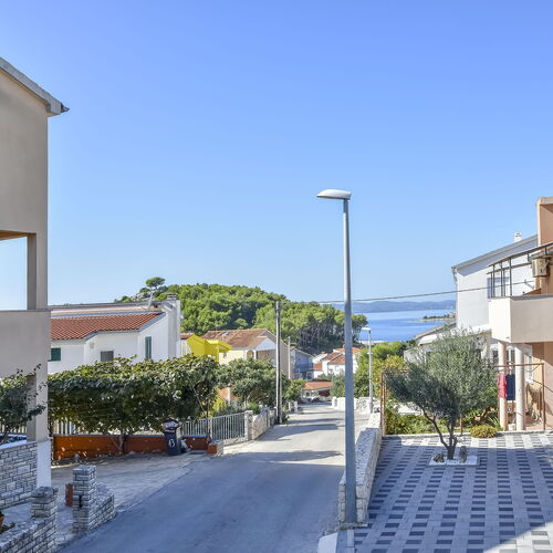 Apartment Burin Drage  3