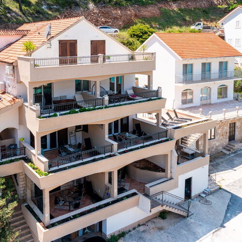 Apartments Serzane Zastrazisce  4